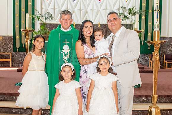 Fotografo para bautismos, Primera communions photographer 323-633-8283 at St Mary of the Assumption Catholic church in Whittier Ca.