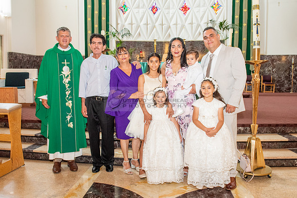 Fotografo para bautismos, Primera communions photographer 323-633-8283 at St Mary of the Assumption Catholic church in Whittier Ca.