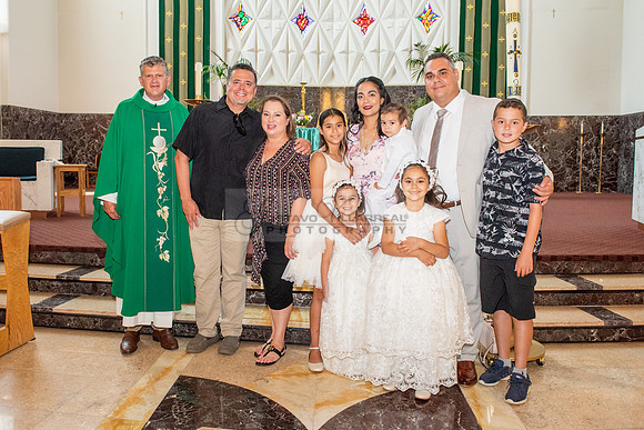 Fotografo para bautismos, Primera communions photographer 323-633-8283 at St Mary of the Assumption Catholic church in Whittier Ca.