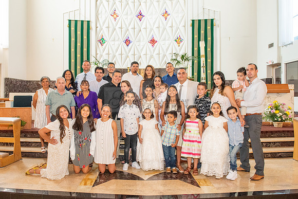 Fotografo para bautismos, Primera communions photographer 323-633-8283 at St Mary of the Assumption Catholic church in Whittier Ca.