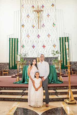 Fotografo para bautismos, Primera communions photographer 323-633-8283 at St Mary of the Assumption Catholic church in Whittier Ca.