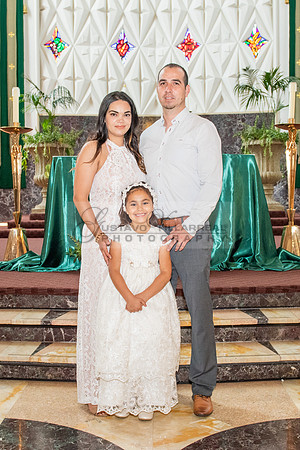 Fotografo para bautismos, Primera communions photographer 323-633-8283 at St Mary of the Assumption Catholic church in Whittier Ca.