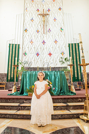 Fotografo para bautismos, Primera communions photographer 323-633-8283 at St Mary of the Assumption Catholic church in Whittier Ca.