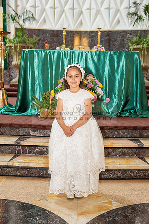 Fotografo para bautismos, Primera communions photographer 323-633-8283 at St Mary of the Assumption Catholic church in Whittier Ca.