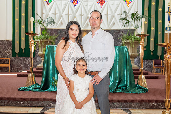 Fotografo para bautismos, Primera communions photographer 323-633-8283 at St Mary of the Assumption Catholic church in Whittier Ca.