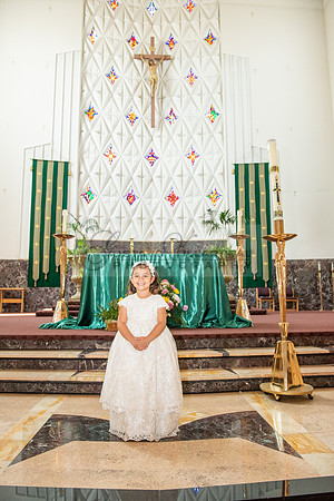 Fotografo para bautismos, Primera communions photographer 323-633-8283 at St Mary of the Assumption Catholic church in Whittier Ca.