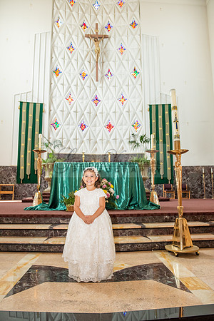 Fotografo para bautismos, Primera communions photographer 323-633-8283 at St Mary of the Assumption Catholic church in Whittier Ca.