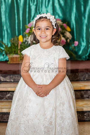 Fotografo para bautismos, Primera communions photographer 323-633-8283 at St Mary of the Assumption Catholic church in Whittier Ca.