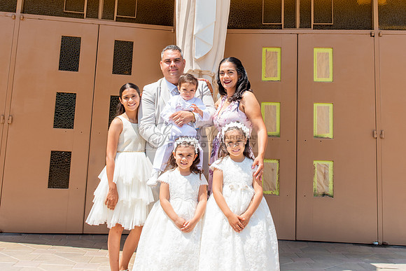 Fotografo para bautismos, Primera communions photographer 323-633-8283 at St Mary of the Assumption Catholic church in Whittier Ca.