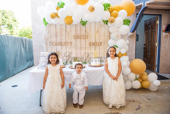 Fotografo para bautismos, Primera communions photographer 323-633-8283 at St Mary of the Assumption Catholic church in Whittier Ca.