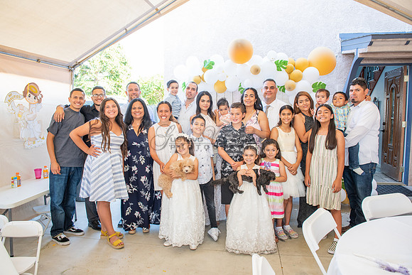 Fotografo para bautismos, Primera communions photographer 323-633-8283 at St Mary of the Assumption Catholic church in Whittier Ca.