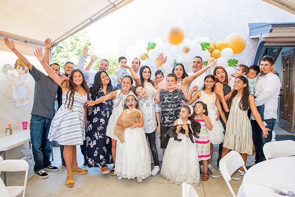 Fotografo para bautismos, Primera communions photographer 323-633-8283 at St Mary of the Assumption Catholic church in Whittier Ca.