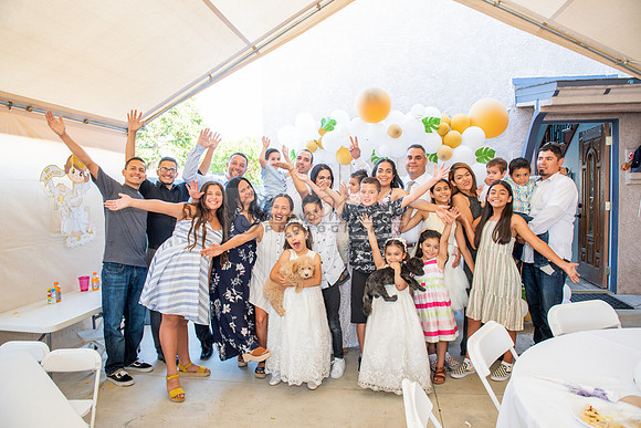 Fotografo para bautismos, Primera communions photographer 323-633-8283 at St Mary of the Assumption Catholic church in Whittier Ca.