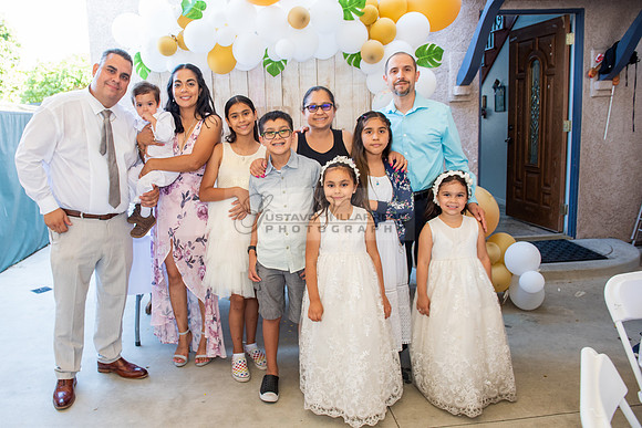 Fotografo para bautismos, Primera communions photographer 323-633-8283 at St Mary of the Assumption Catholic church in Whittier Ca.