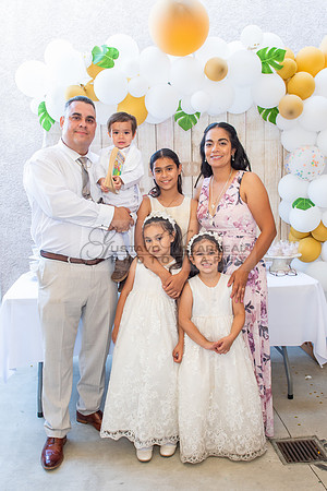 Fotografo para bautismos, Primera communions photographer 323-633-8283 at St Mary of the Assumption Catholic church in Whittier Ca.