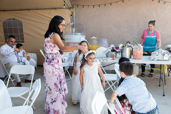 Fotografo para bautismos, Primera communions photographer 323-633-8283 at St Mary of the Assumption Catholic church in Whittier Ca.
