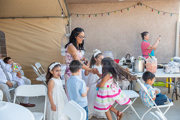 Fotografo para bautismos, Primera communions photographer 323-633-8283 at St Mary of the Assumption Catholic church in Whittier Ca.