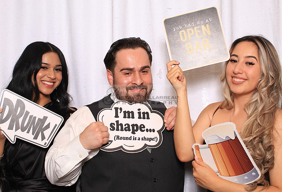 Stephanie and Albert wedding celebration, photo booth in Redondo Beach Ca, Gustavo Villarreal Photography, 323-633-8283, www.gvphotoandvideo.com