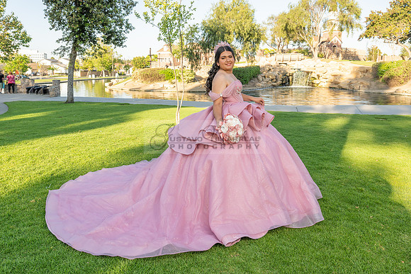 Darlene Dorado quinceanera, sweet 16, weddings, photo, shoot, at Cerritos heritage park in Cerritos Ca, Gustavo Villarreal, photography, videography, 323-633-8283, www.gustavovillarreal.com