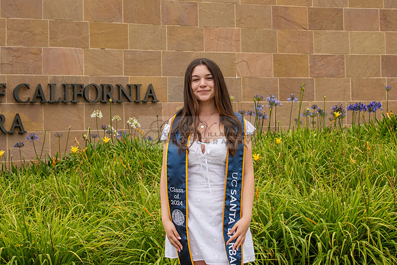 Lauren Berry graduation photos, portraits at UCSB Santa Barbara Ca. Gustavo Villarreal Photography, 323-633-8283