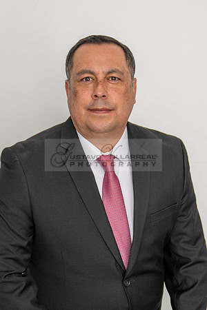 Jose Mireles Business Headshots, corporate, realtor, in Whittier California, Gustavo Villarreal photography, 323-633-8283