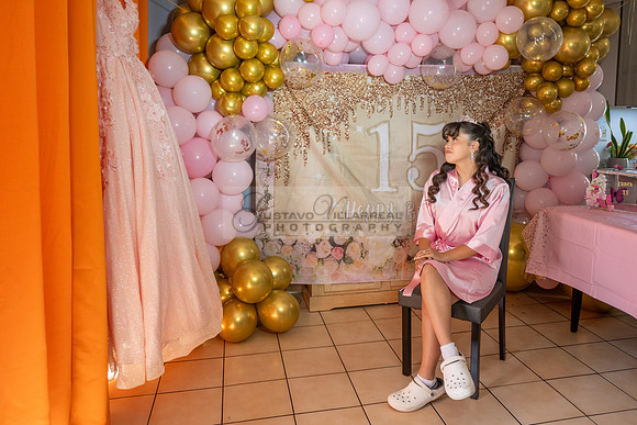 Jane Elizabeth quinceanera photographer-videographer-South Gate-Whittier-The Rose gardens in Whittier Ca. Gustavo Villarreal photography, videography, 323-633-8283, www.gvphotoandvideo.com