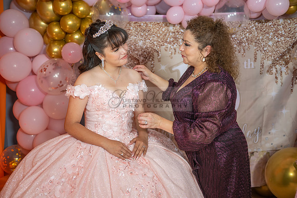 Jane Elizabeth quinceanera photographer-videographer-South Gate-Whittier-The Rose gardens in Whittier Ca. Gustavo Villarreal photography, videography, 323-633-8283, www.gvphotoandvideo.com
