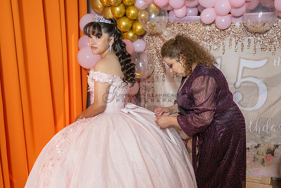 Jane Elizabeth quinceanera photographer-videographer-South Gate-Whittier-The Rose gardens in Whittier Ca. Gustavo Villarreal photography, videography, 323-633-8283, www.gvphotoandvideo.com