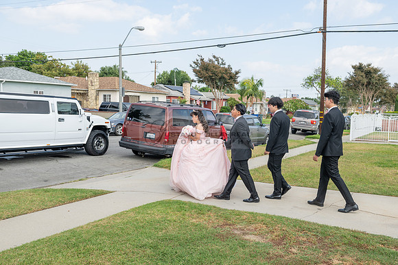 Jane Elizabeth quinceanera photographer-videographer-South Gate-Whittier-The Rose gardens in Whittier Ca. Gustavo Villarreal photography, videography, 323-633-8283, www.gvphotoandvideo.com
