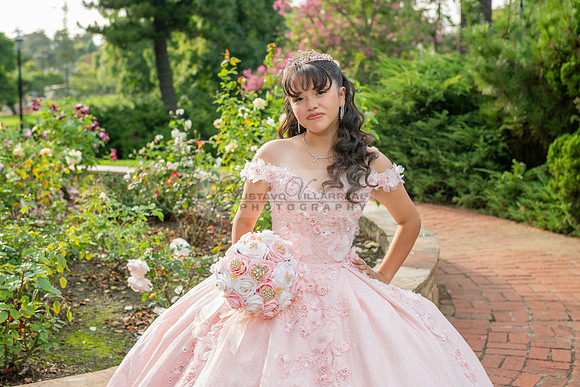 Jane Elizabeth quinceanera photographer-videographer-South Gate-Whittier-The Rose gardens in Whittier Ca. Gustavo Villarreal photography, videography, 323-633-8283, www.gvphotoandvideo.com