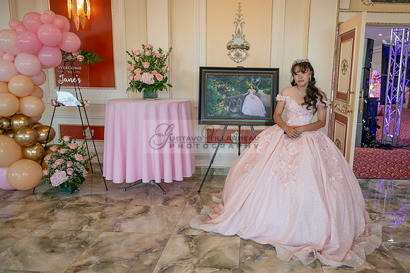 Jane Elizabeth quinceanera photographer-videographer-South Gate-Whittier-The Rose gardens in Whittier Ca. Gustavo Villarreal photography, videography, 323-633-8283, www.gvphotoandvideo.com
