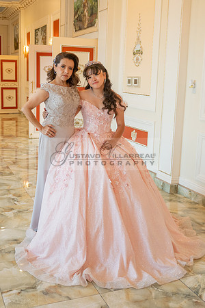 Jane Elizabeth quinceanera photographer-videographer-South Gate-Whittier-The Rose gardens in Whittier Ca. Gustavo Villarreal photography, videography, 323-633-8283, www.gvphotoandvideo.com