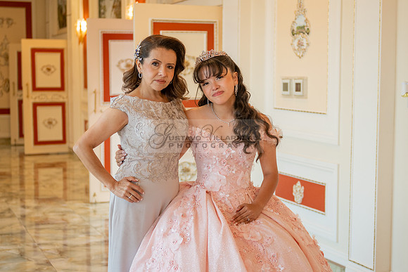 Jane Elizabeth quinceanera photographer-videographer-South Gate-Whittier-The Rose gardens in Whittier Ca. Gustavo Villarreal photography, videography, 323-633-8283, www.gvphotoandvideo.com