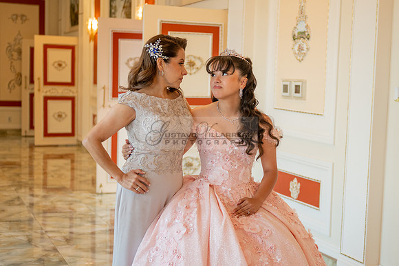 Jane Elizabeth quinceanera photographer-videographer-South Gate-Whittier-The Rose gardens in Whittier Ca. Gustavo Villarreal photography, videography, 323-633-8283, www.gvphotoandvideo.com