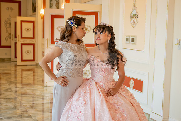 Jane Elizabeth quinceanera photographer-videographer-South Gate-Whittier-The Rose gardens in Whittier Ca. Gustavo Villarreal photography, videography, 323-633-8283, www.gvphotoandvideo.com