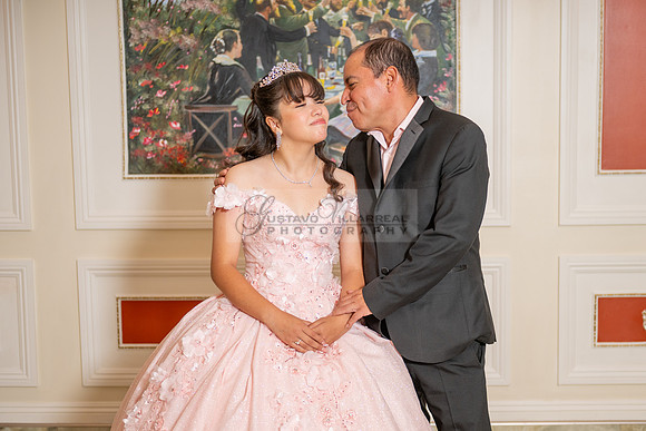Jane Elizabeth quinceanera photographer-videographer-South Gate-Whittier-The Rose gardens in Whittier Ca. Gustavo Villarreal photography, videography, 323-633-8283, www.gvphotoandvideo.com