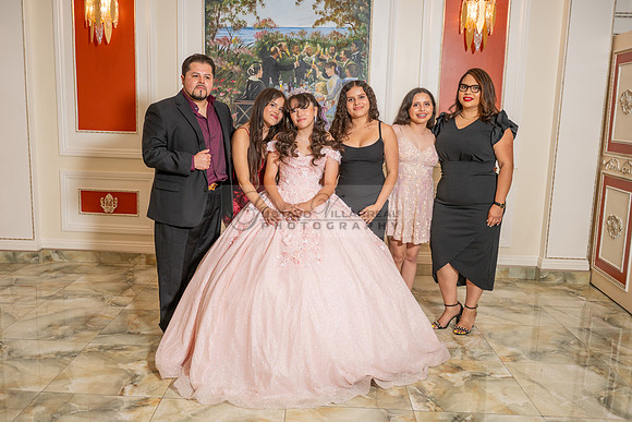 Jane Elizabeth quinceanera photographer-videographer-South Gate-Whittier-The Rose gardens in Whittier Ca. Gustavo Villarreal photography, videography, 323-633-8283, www.gvphotoandvideo.com