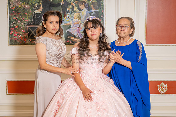 Jane Elizabeth quinceanera photographer-videographer-South Gate-Whittier-The Rose gardens in Whittier Ca. Gustavo Villarreal photography, videography, 323-633-8283, www.gvphotoandvideo.com
