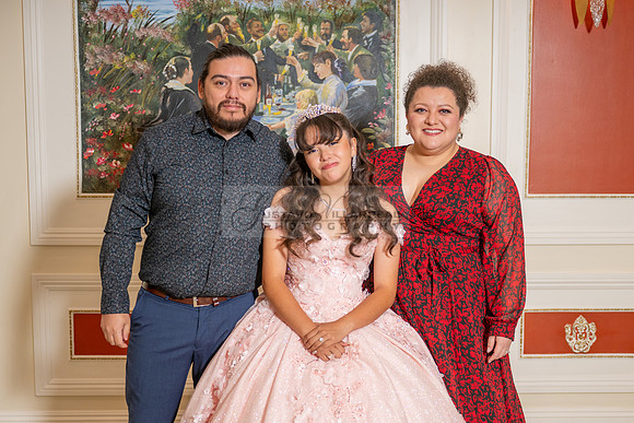 Jane Elizabeth quinceanera photographer-videographer-South Gate-Whittier-The Rose gardens in Whittier Ca. Gustavo Villarreal photography, videography, 323-633-8283, www.gvphotoandvideo.com