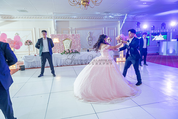 Jane Elizabeth quinceanera photographer-videographer-South Gate-Whittier-The Rose gardens in Whittier Ca. Gustavo Villarreal photography, videography, 323-633-8283, www.gvphotoandvideo.com