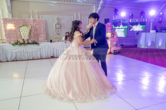 Jane Elizabeth quinceanera photographer-videographer-South Gate-Whittier-The Rose gardens in Whittier Ca. Gustavo Villarreal photography, videography, 323-633-8283, www.gvphotoandvideo.com