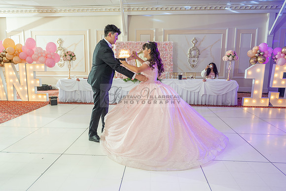 Jane Elizabeth quinceanera photographer-videographer-South Gate-Whittier-The Rose gardens in Whittier Ca. Gustavo Villarreal photography, videography, 323-633-8283, www.gvphotoandvideo.com