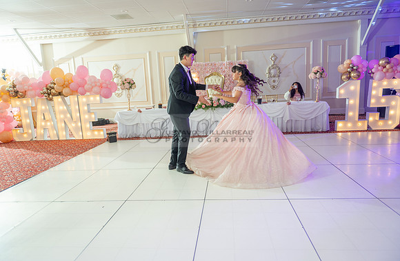 Jane Elizabeth quinceanera photographer-videographer-South Gate-Whittier-The Rose gardens in Whittier Ca. Gustavo Villarreal photography, videography, 323-633-8283, www.gvphotoandvideo.com