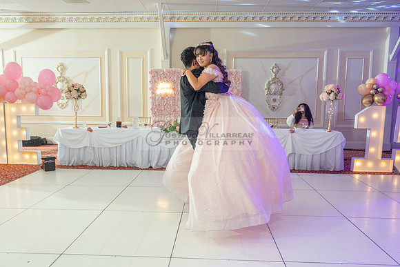 Jane Elizabeth quinceanera photographer-videographer-South Gate-Whittier-The Rose gardens in Whittier Ca. Gustavo Villarreal photography, videography, 323-633-8283, www.gvphotoandvideo.com