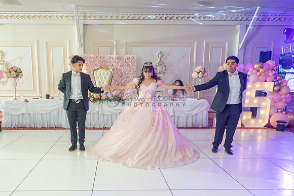 Jane Elizabeth quinceanera photographer-videographer-South Gate-Whittier-The Rose gardens in Whittier Ca. Gustavo Villarreal photography, videography, 323-633-8283, www.gvphotoandvideo.com