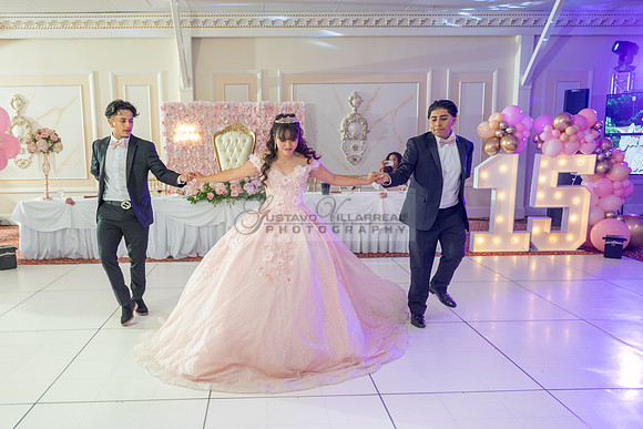 Jane Elizabeth quinceanera photographer-videographer-South Gate-Whittier-The Rose gardens in Whittier Ca. Gustavo Villarreal photography, videography, 323-633-8283, www.gvphotoandvideo.com
