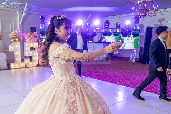 Jane Elizabeth quinceanera photographer-videographer-South Gate-Whittier-The Rose gardens in Whittier Ca. Gustavo Villarreal photography, videography, 323-633-8283, www.gvphotoandvideo.com