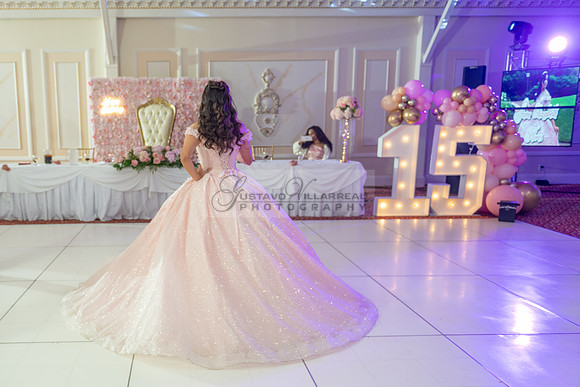 Jane Elizabeth quinceanera photographer-videographer-South Gate-Whittier-The Rose gardens in Whittier Ca. Gustavo Villarreal photography, videography, 323-633-8283, www.gvphotoandvideo.com