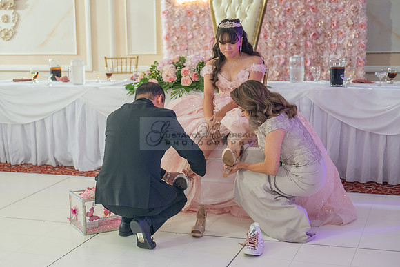 Jane Elizabeth quinceanera photographer-videographer-South Gate-Whittier-The Rose gardens in Whittier Ca. Gustavo Villarreal photography, videography, 323-633-8283, www.gvphotoandvideo.com