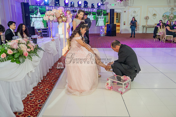 Jane Elizabeth quinceanera photographer-videographer-South Gate-Whittier-The Rose gardens in Whittier Ca. Gustavo Villarreal photography, videography, 323-633-8283, www.gvphotoandvideo.com